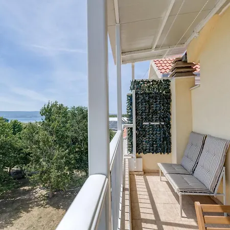 Sea View Mouth Cetina *